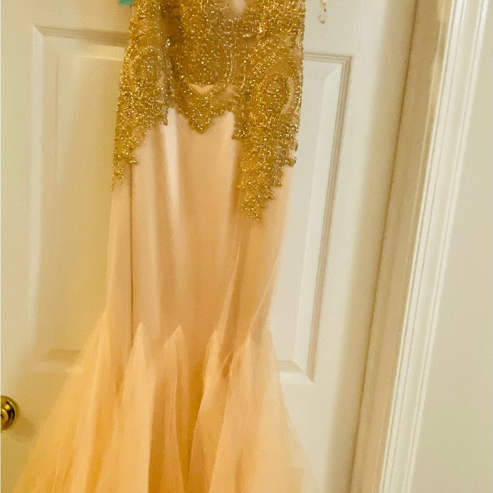 Gown SIZE 8